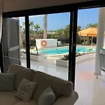 Sol Y Luna - Heated Pool - Bbq - Car Not Essential Villa Playa Blanca (Lanzarote)